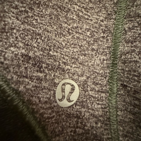 Lululemon Run Speed Shorts 4” Gray Black Stripe Size 6 Zip Pocket - Picture 3 of 10